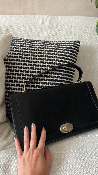 Bolso de mano de piel negro