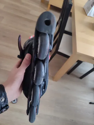 Conjunto Patines, Skate y Bolso Rojo