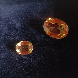 Due Zaffiri Gialli Ovali