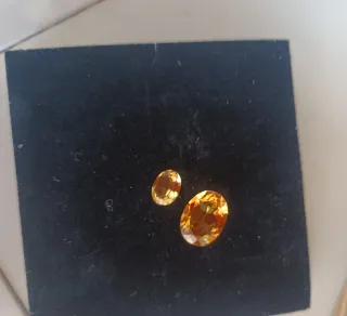 Due Zaffiri Gialli Ovali