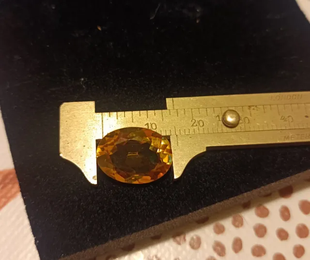 Due Zaffiri Gialli Ovali