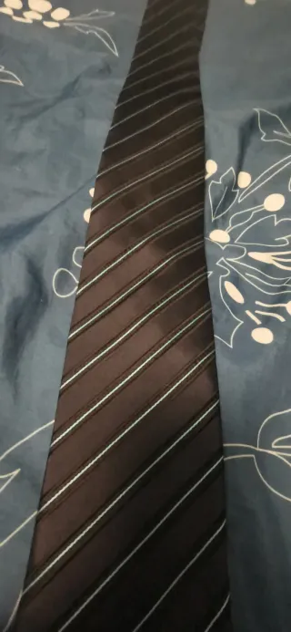 Corbata de rayas azul y turquesa