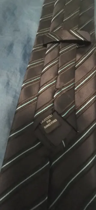 Corbata de rayas azul y turquesa