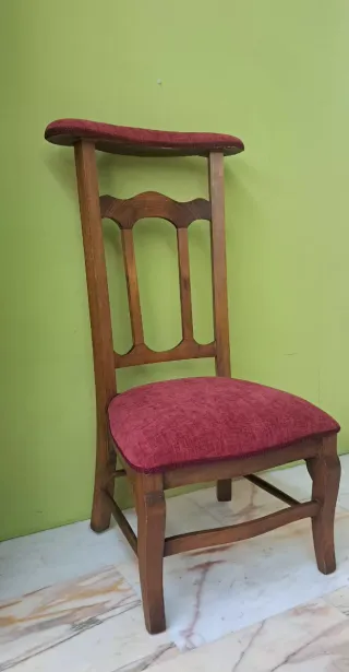 Reclinatorio antiguo de madera castaño años 40