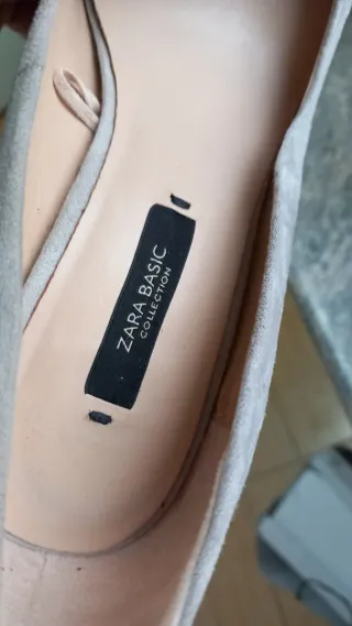 Zapatos de tacón grises