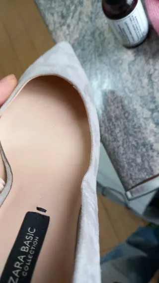 Zapatos de tacón grises