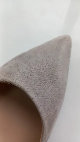 Zapatos de tacón grises