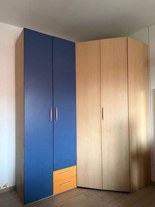 Armadio angolare moderno