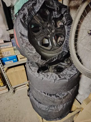 Cerchio Ford 16 nero con gomma termica