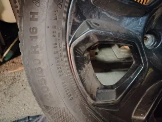 Cerchio Ford 16 nero con gomma termica