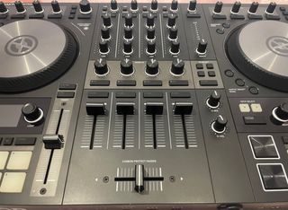 NI Traktor Kontrol S4 MK3 + Traktor pro 4