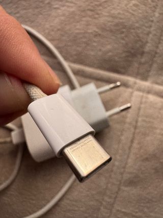 Cargador original iPhone 16 pro max usb-c