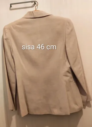 Traje de pantalón beige mujer