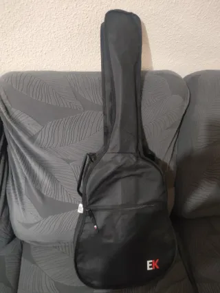 Guitarra Cadete Rocío 16N Usada 2 veces con funda