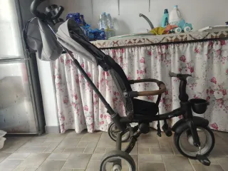 Triciclo infantil con toldo y manillar