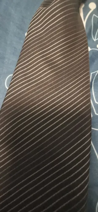 Corbata clásica negra y gris