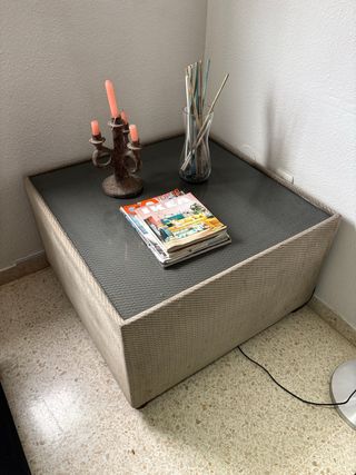 Mesa centro tapizada y cristal beige/gris