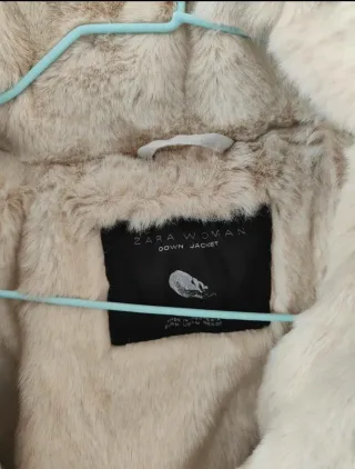 Chaqueta Zara plumón blanco roto