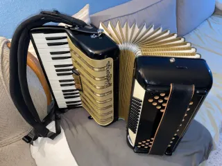 Fisarmonica Hohner Arietta 72 Bassi