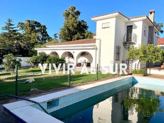 Chalet en venta en La Granja-La Colina-Los Pastores en Algeciras
