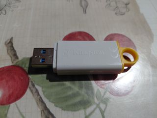 2 Pendrive da 8 GB (pari al nuovo)