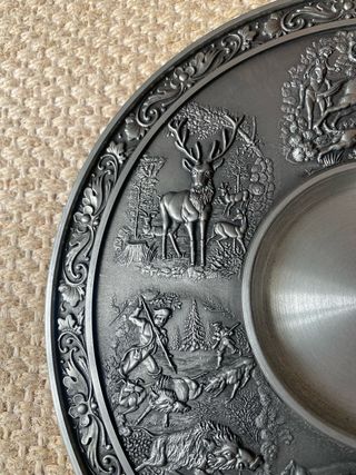 Prato salva de estanho vintage decorado