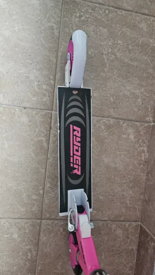 Patinete infantil Ryder rosa