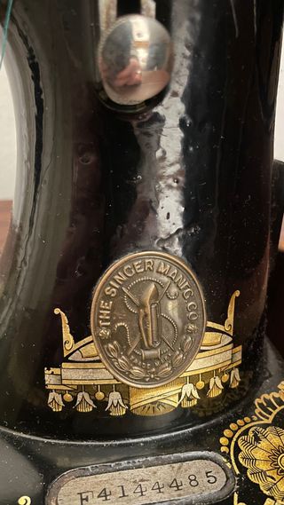 Máquina de coser Singer antigua