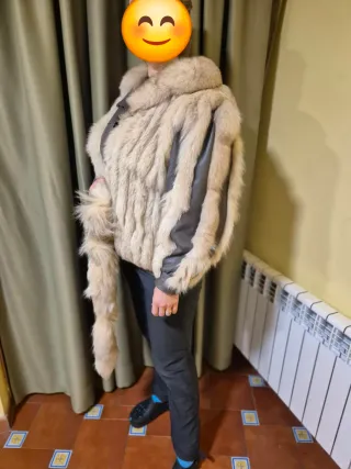 Bonito chaquetón blanco de zorro