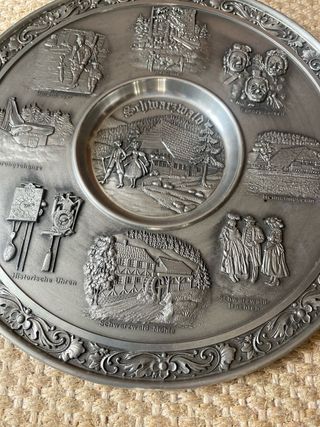 Prato em estanho decorado Vintage