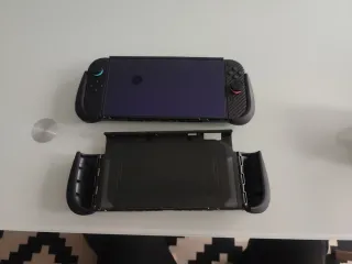 Funda ergonómica Nintendo Switch en su caja.