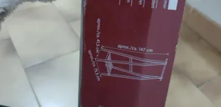 Perchero de madera y mimbre