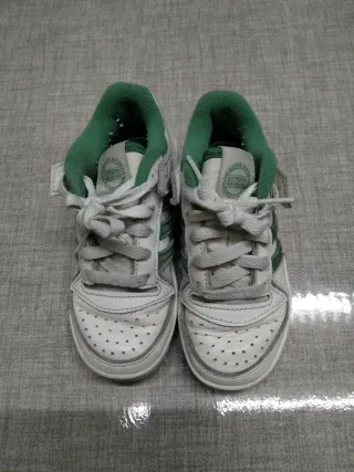 Scarpe Adidas bimbo taglia 28