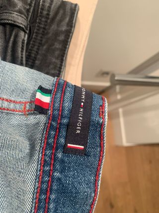 4 pantalones de hombre (2 chinos y 2 vaqueros)