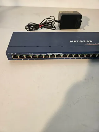 Netgear FS116 ProSafe Switch 16 Porte