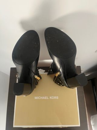 Botines Michael Kors Preston Negros y Dorados