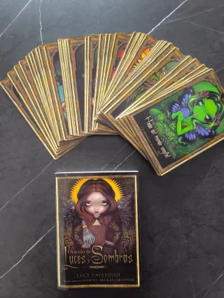Oráculo de Luces y Sombras Tarot