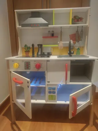 Cocina de juguete de madera
