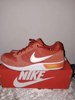 Nike Bamba Naranja y Rojo