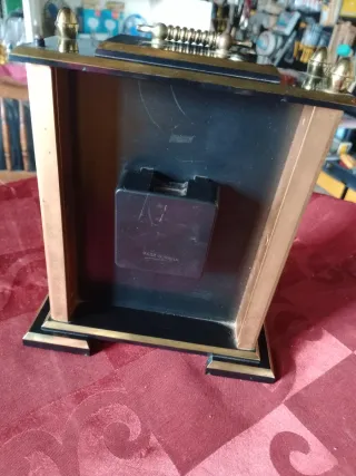 Relógio de mesa Quartz dourado