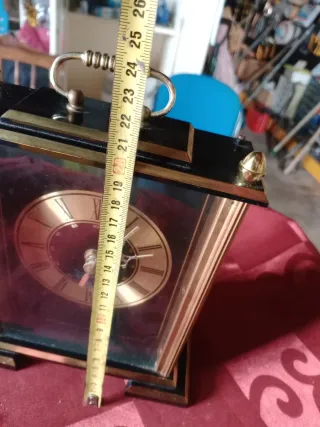 Relógio de mesa Quartz dourado