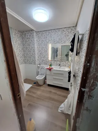 Reforma baño único acabados