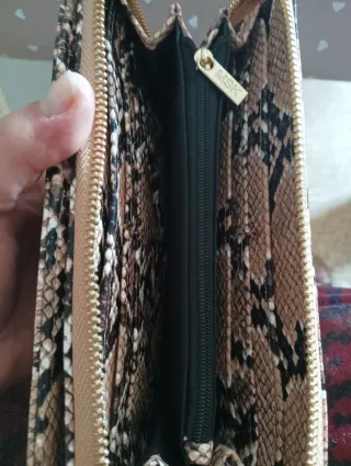 Monedero estampado piel de serpiente