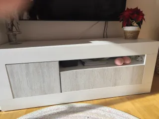 Mueble TV diseño blanco y madera