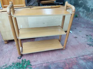 Estantería clásica de madera