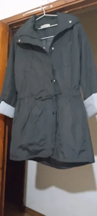 Cazadora negra mujer muy poco uso