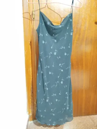 Vestido gasa flores negro. Talla S/M