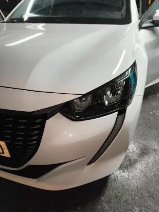 Peugeot 208 Allure 2021