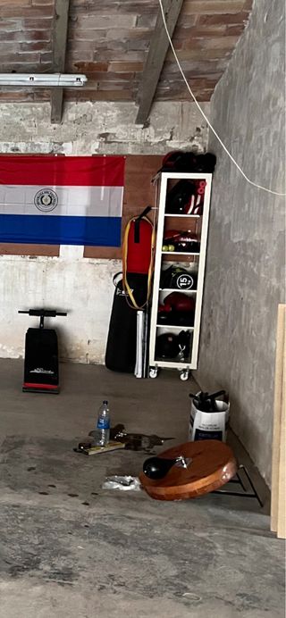 Equipo de boxeo(sacos,peras,manoplas,guantes...)