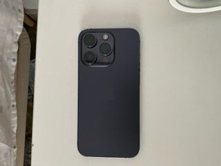 iPhone 14 Pro Batería 100% + AirPods